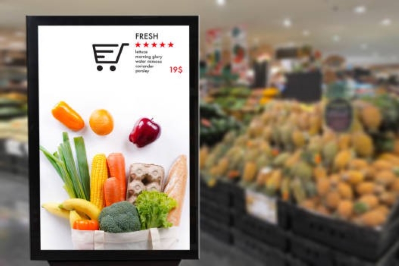 LCD digital signage
